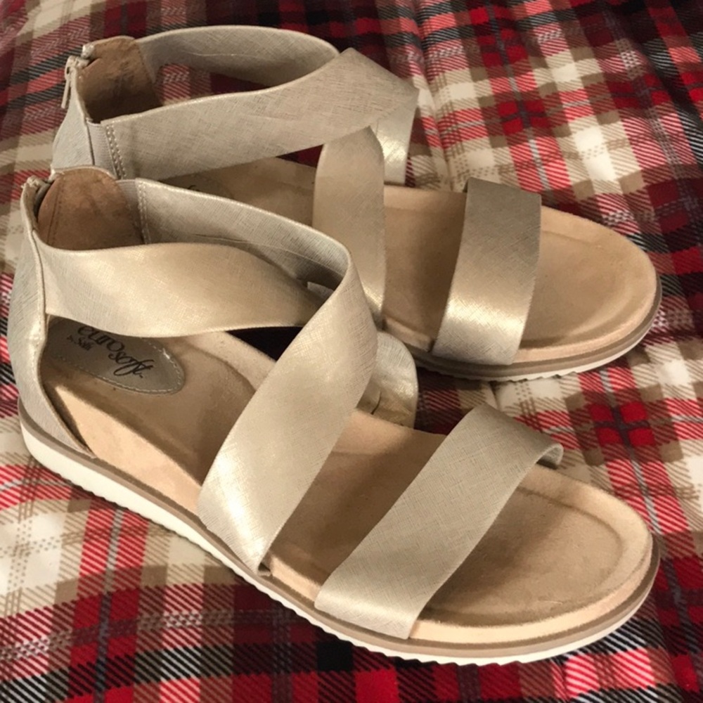 EURO SOFFT GOLD METALLIC COMFORT SANDALS!
